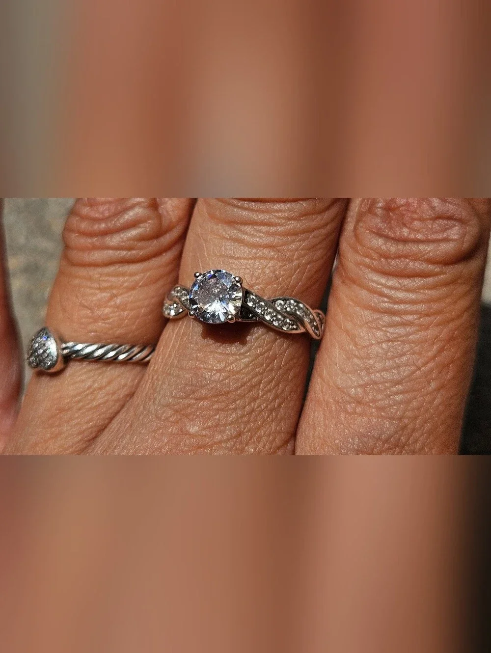 Sterling Silver Solitaire Cubic Zirconia Twist Ring✨️ Size 8